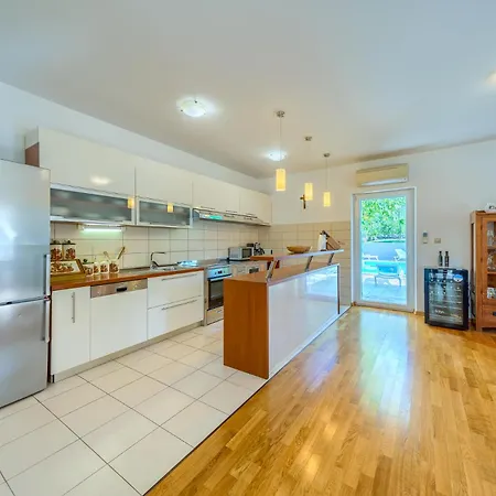 Villa Your Ideal Haven For Serene Relaxation Roglic Near Baska Voda Zagvozd