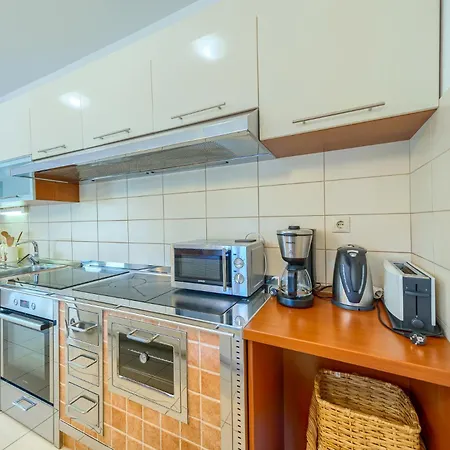 Your Ideal Haven For Serene Relaxation Roglic Near Baska Voda