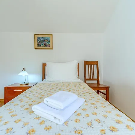 Your Ideal Haven For Serene Relaxation Roglic Near Baska Voda *