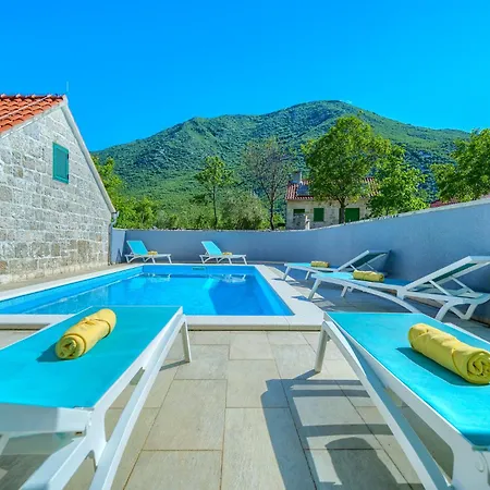 Roglic - Pool, Tennis & Pets Welcome I Makarska Riviera ヴィラ *