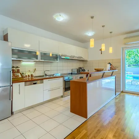 Roglic - Pool, Tennis & Pets Welcome I Makarska Riviera Zagvozd